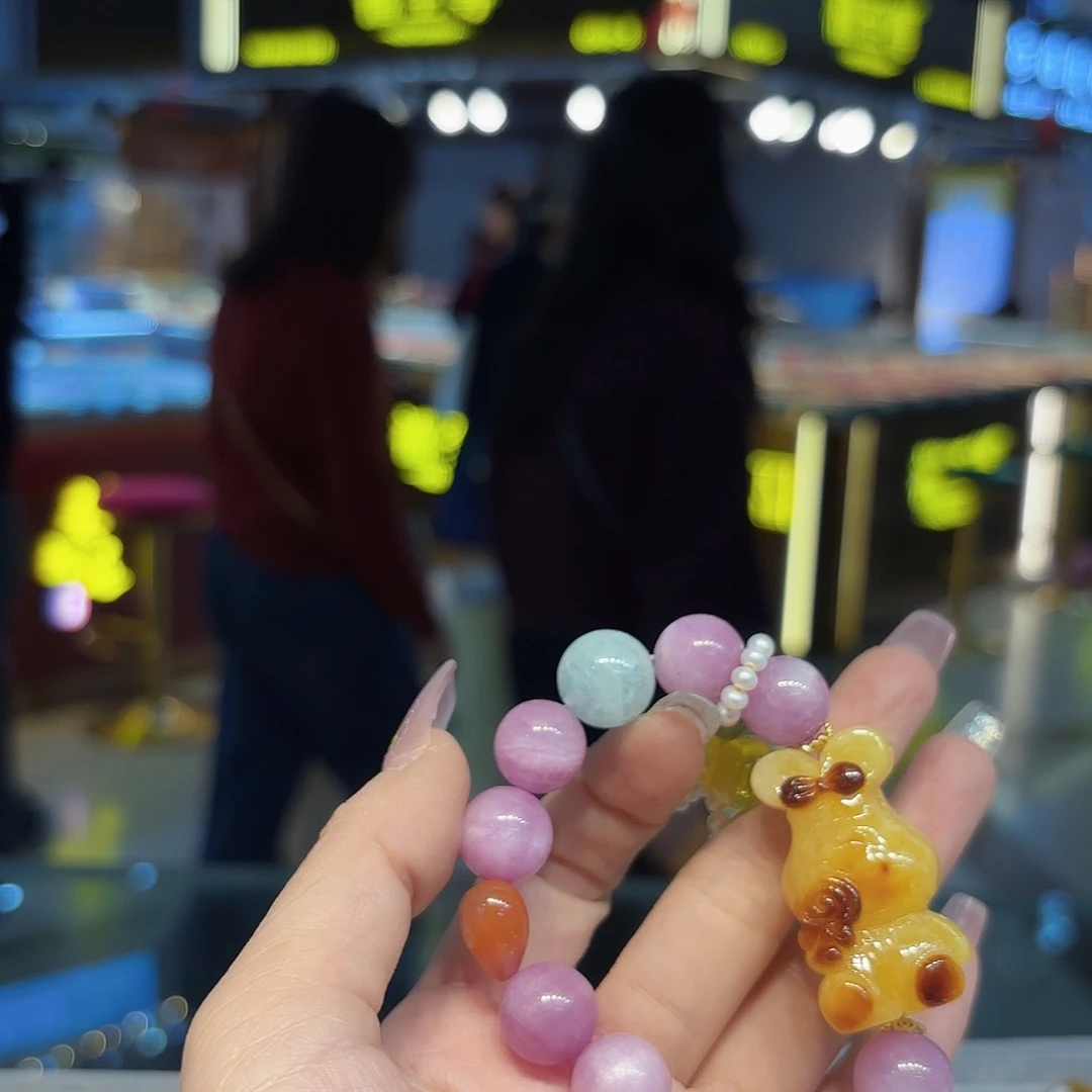 琥珀未镶嵌颈饰琥珀