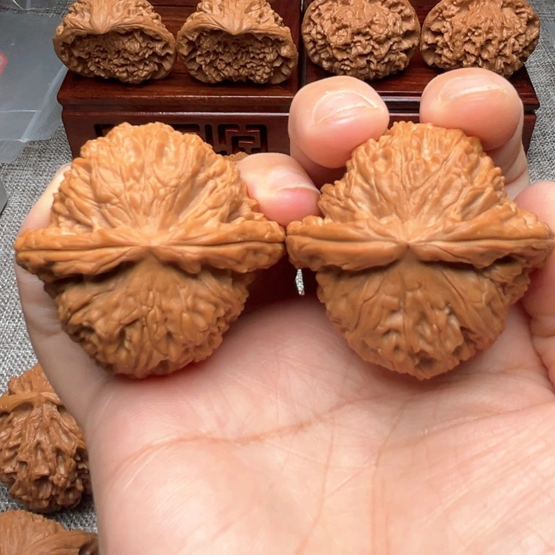 文玩核桃把件精品白狮子44尺全