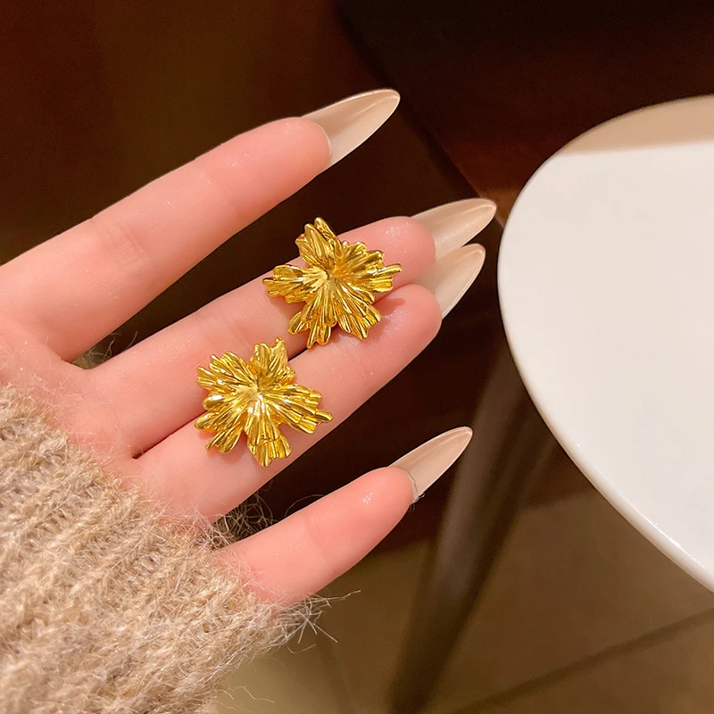合金亚克力耳饰 跨境爆款复古金色花朵耳环女轻奢小众高级感简约