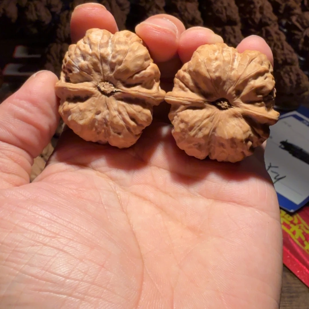 小****文玩核桃吊坠蛤蟆的眼睛是真的好看啊我