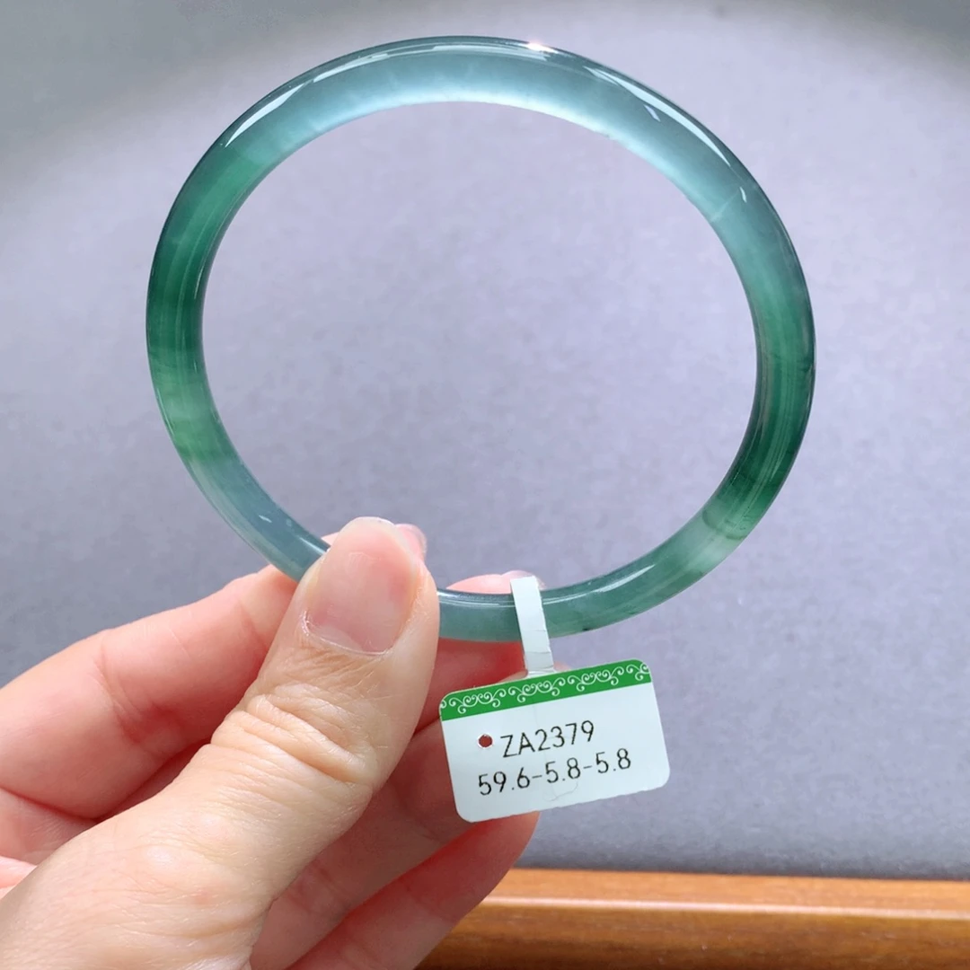 翡翠手镯未镶嵌天然翡翠手镯叮当镯