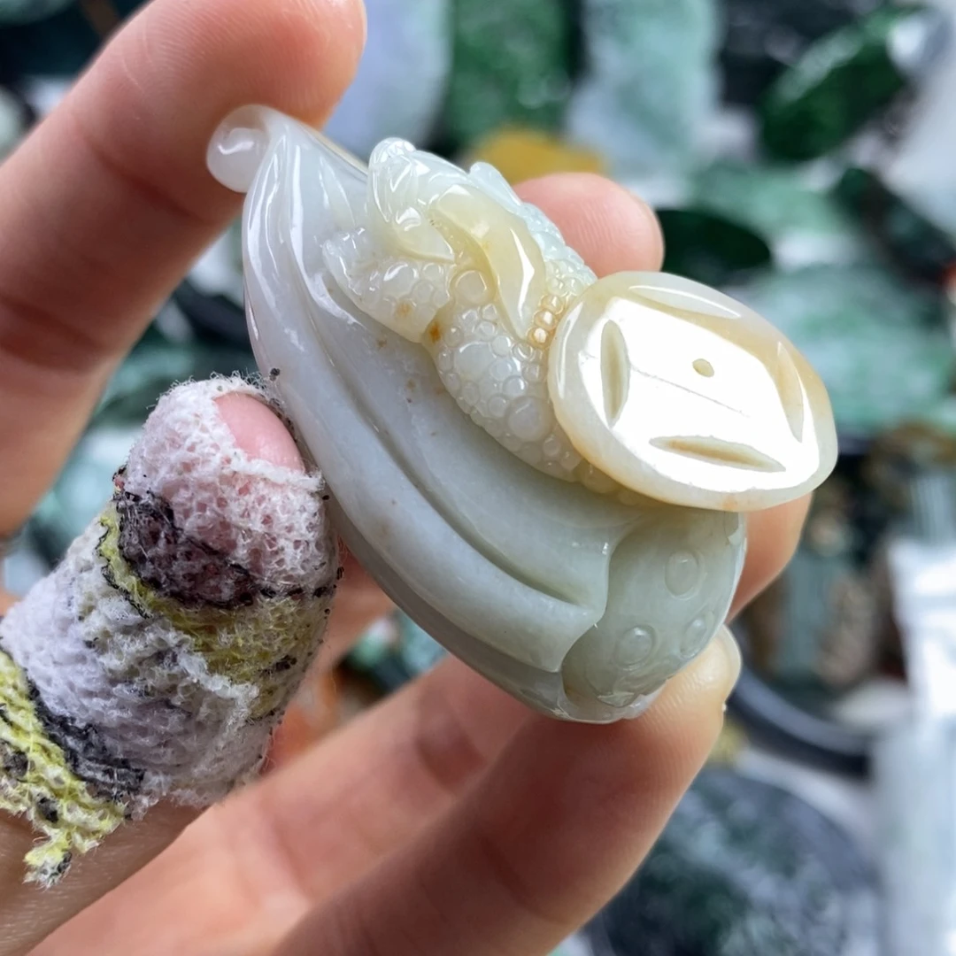 翡翠颈饰未镶嵌吊坠