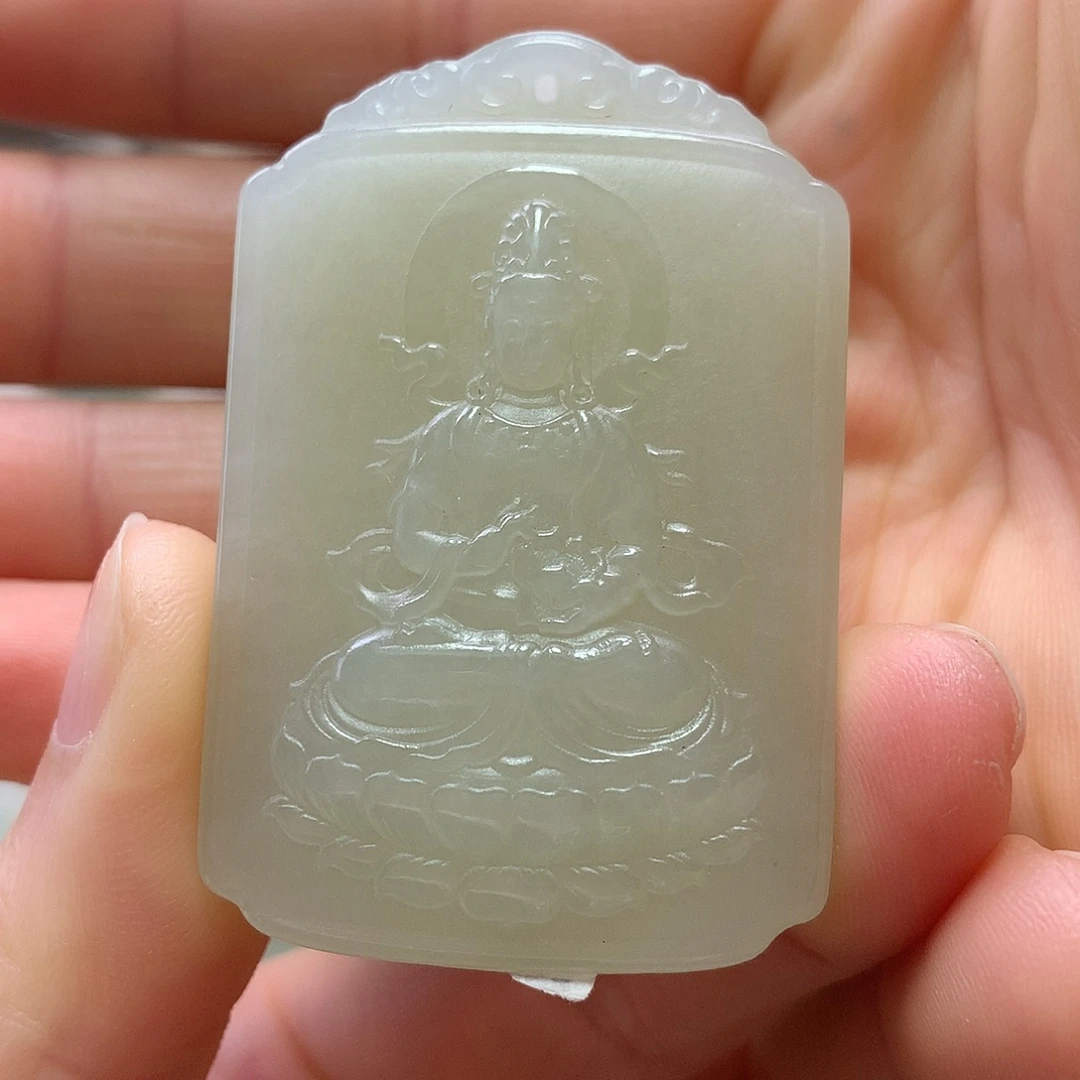 串***鲜和田玉未镶嵌颈饰