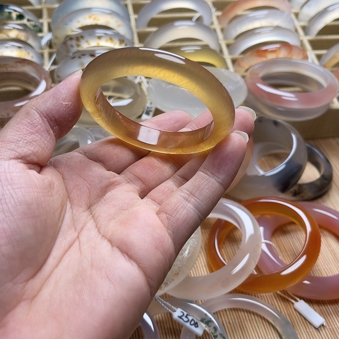 玛瑙/玉髓手镯未镶嵌