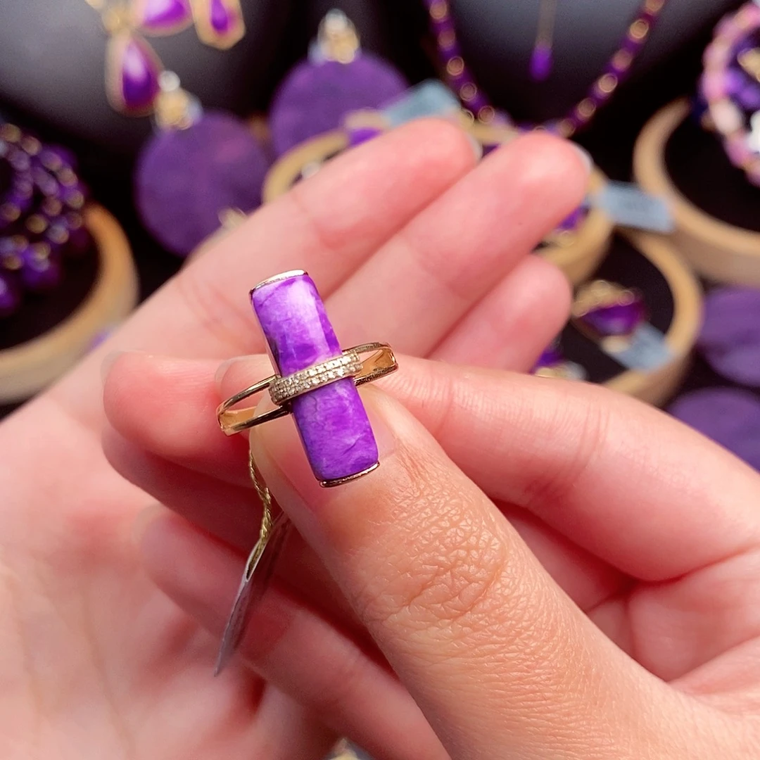 苏纪石（舒俱来）戒指18K金镶嵌