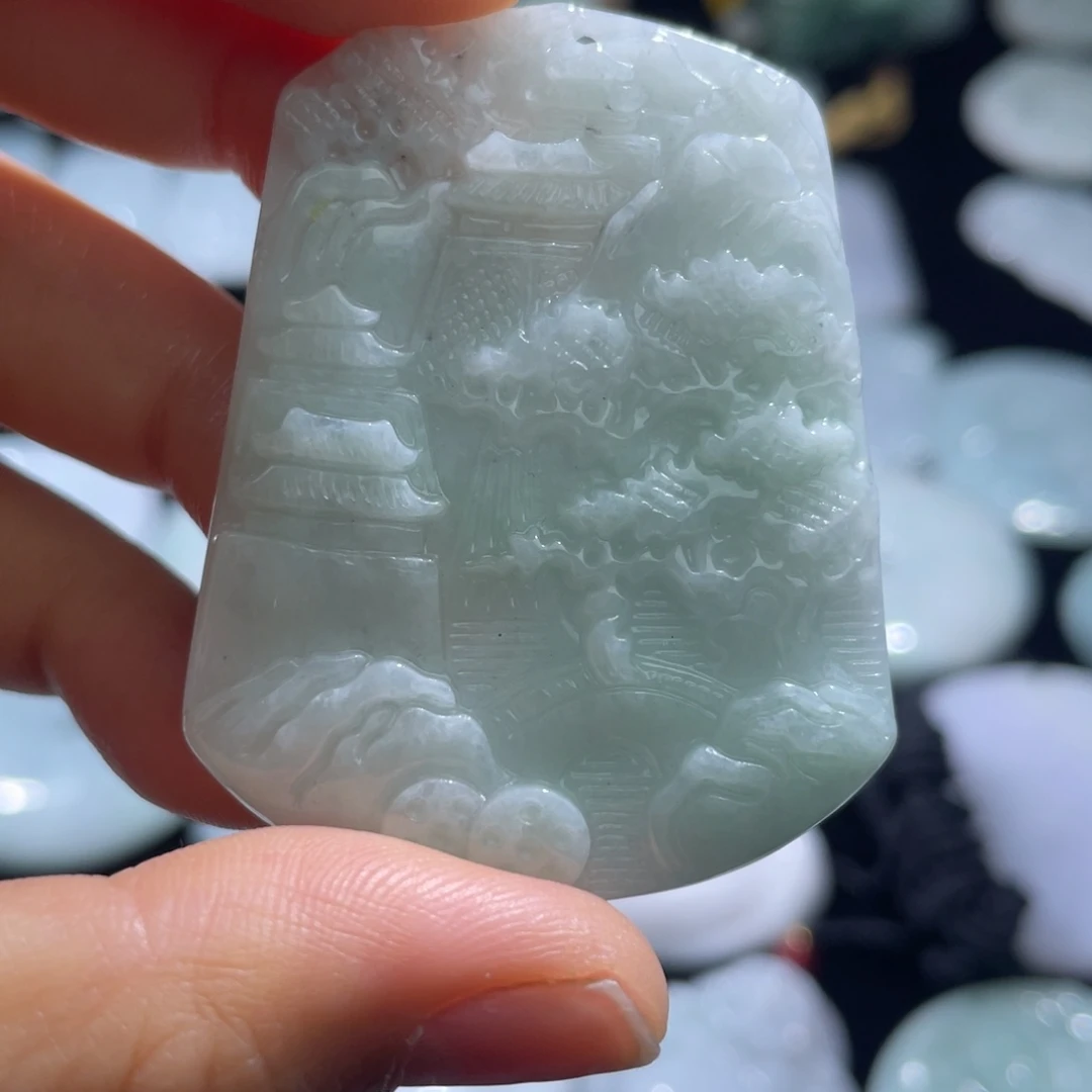 翡翠未镶嵌颈饰山水牌