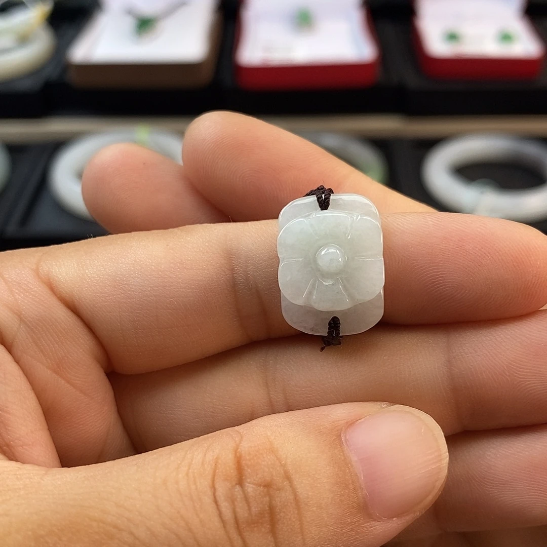 翡翠戒指未镶嵌翡翠戒指