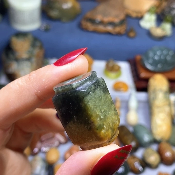 岫岩河磨玉（透闪石质玉）未镶嵌挂件大孔玉琮