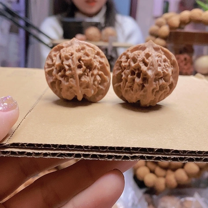 【闪购商品】文玩核桃把件39蜡皮刀子