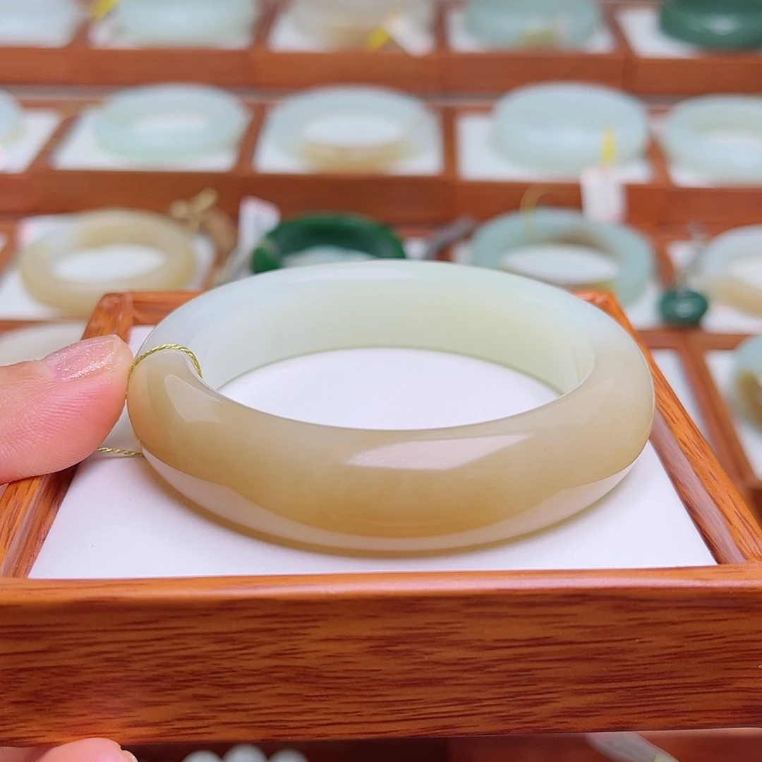 和田玉未镶嵌手镯58.6