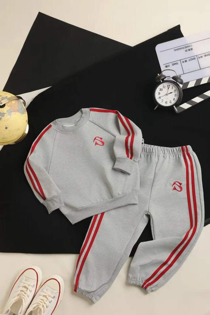 儿童男童春秋春款秋款休闲运动女童洋气时尚宝宝春季中大童韩版