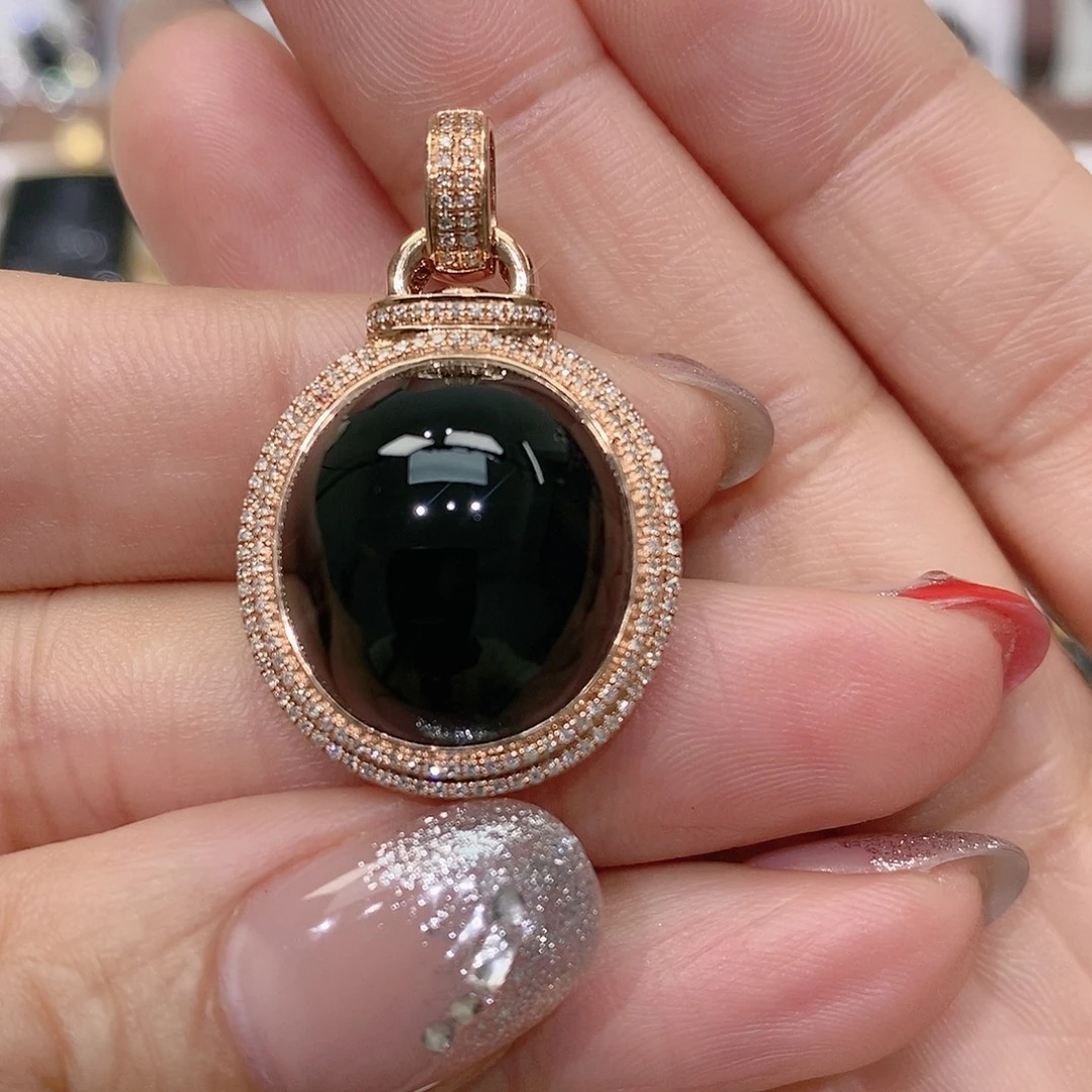 翡翠18K金镶嵌颈饰