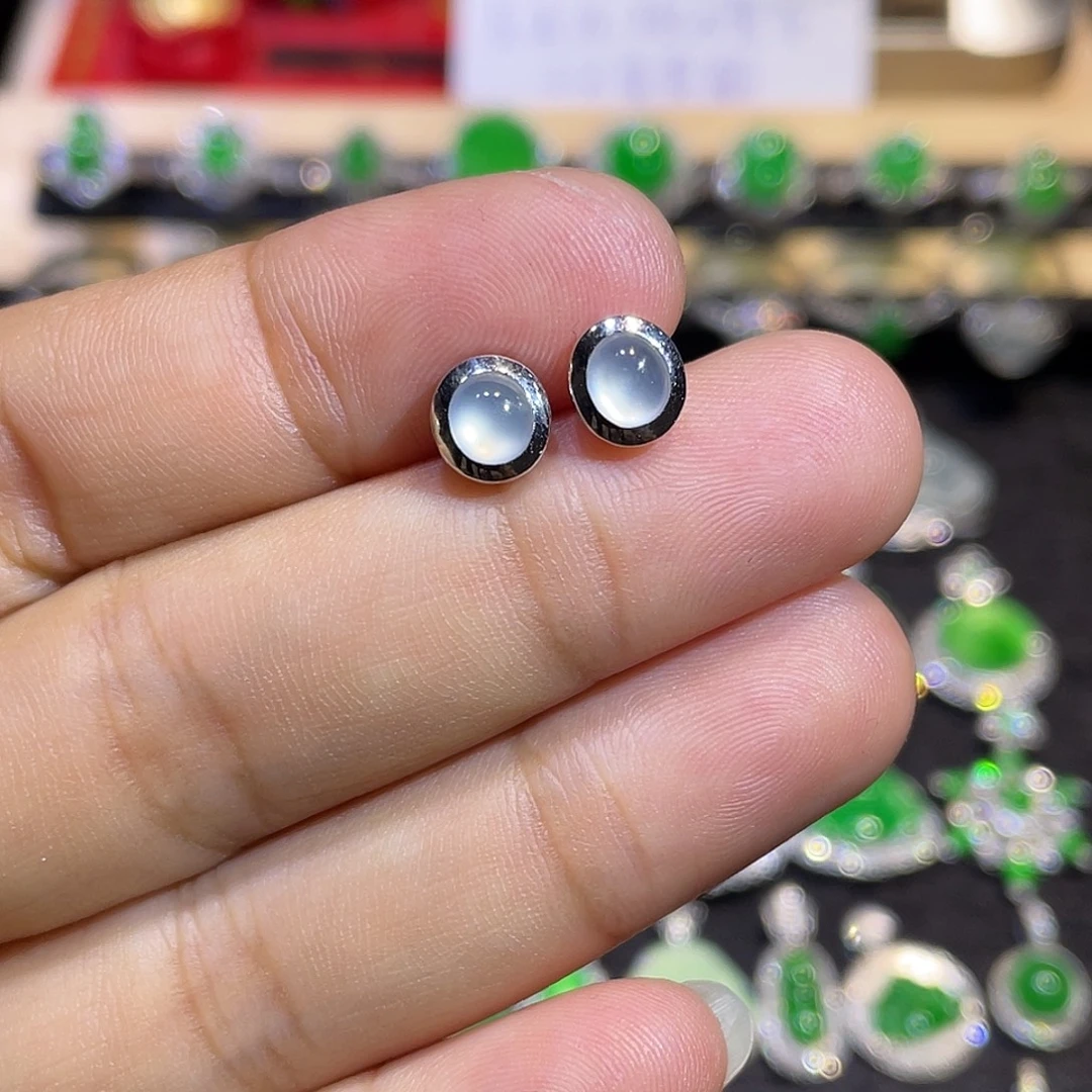 翡翠18K金镶嵌耳钉