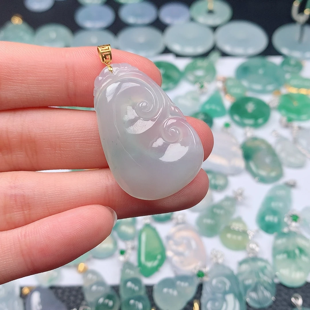 翡翠颈饰18K金镶嵌天然翡翠