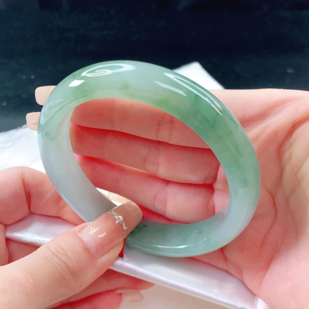 翡翠手镯未镶嵌缅甸天然A货