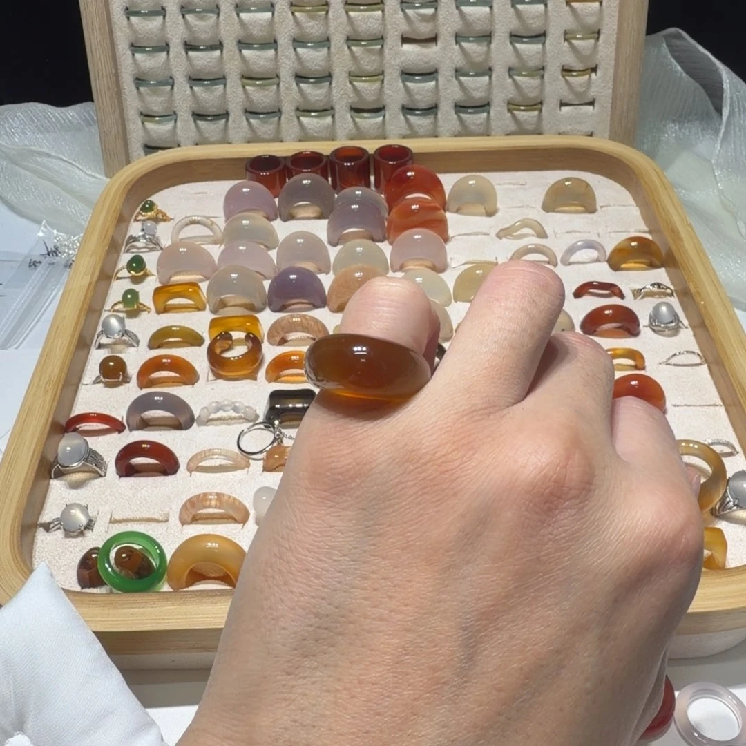 小****玛瑙/玉髓未镶嵌戒指