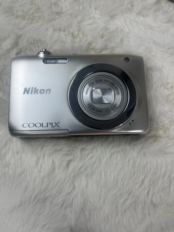 9新 Nikon/尼康 尼康s2600 1400万像素 倍光学变焦