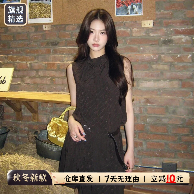 法式高级感无袖背心连衣裙子女夏季2025年新款小个子气质百褶短裙