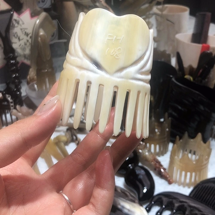 小牦牛爱心洗头梳