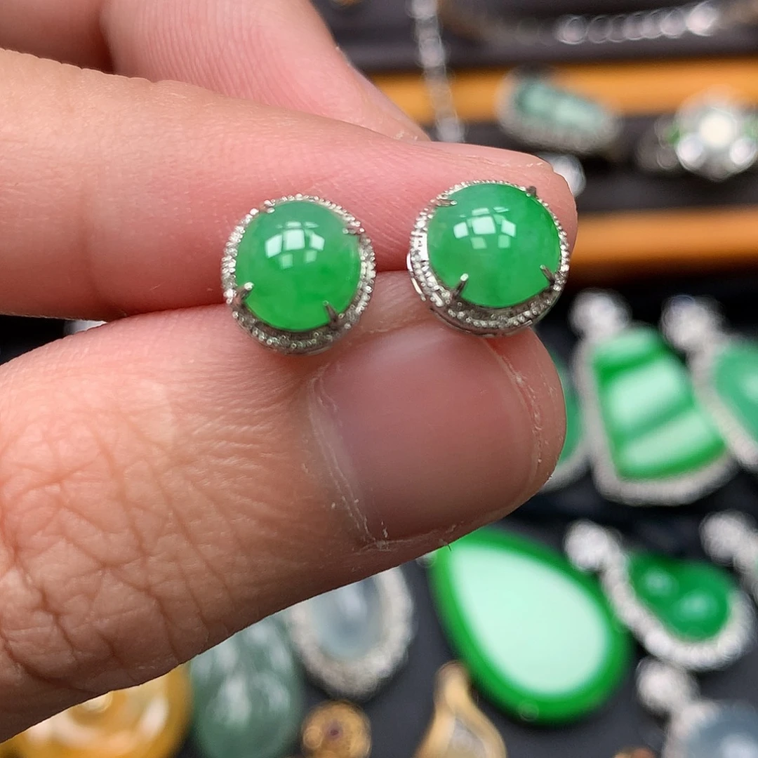 翡翠18K金镶嵌耳饰