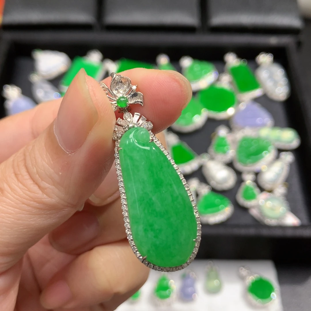 翡翠18K金镶嵌吊坠(不含链)