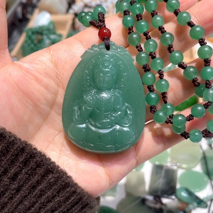 石英质玉未镶嵌颈饰