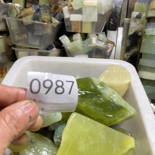 【闪购商品】未镶嵌蛇纹石玉珠宝玉器