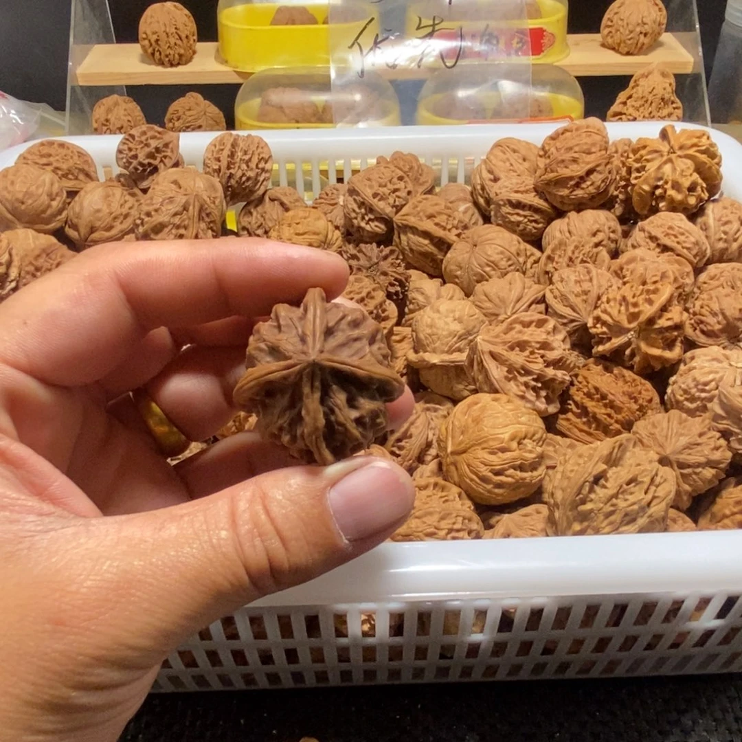 余***你文玩核桃吊坠核桃异形