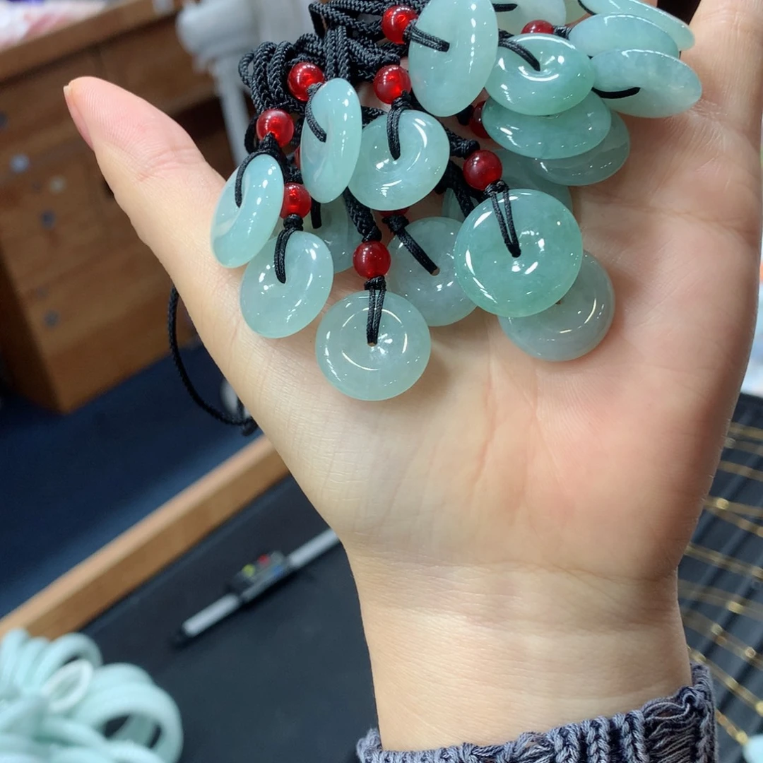 翡翠未镶嵌颈饰多样性发1