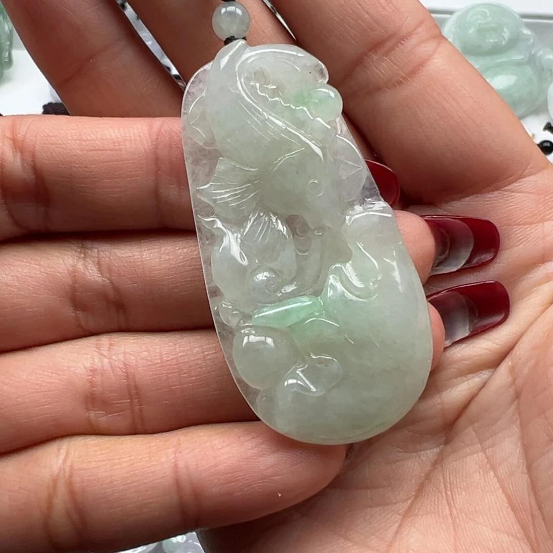 翡翠颈饰未镶嵌年年有鱼