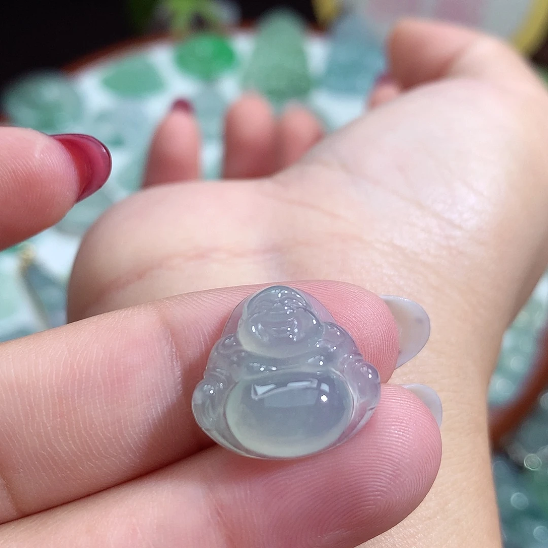 翡翠未镶嵌颈饰佛公
