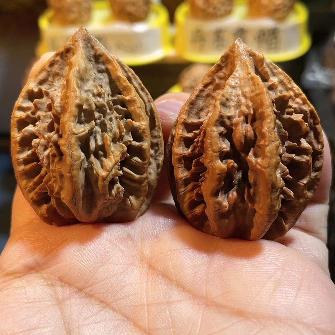 文玩核桃吊坠高山龙骨