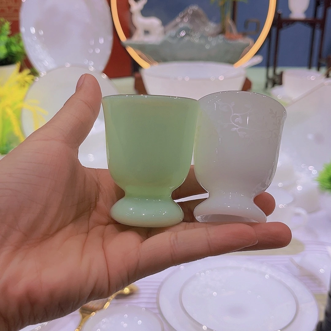 暗香酒杯一杯和青玉酒杯一个