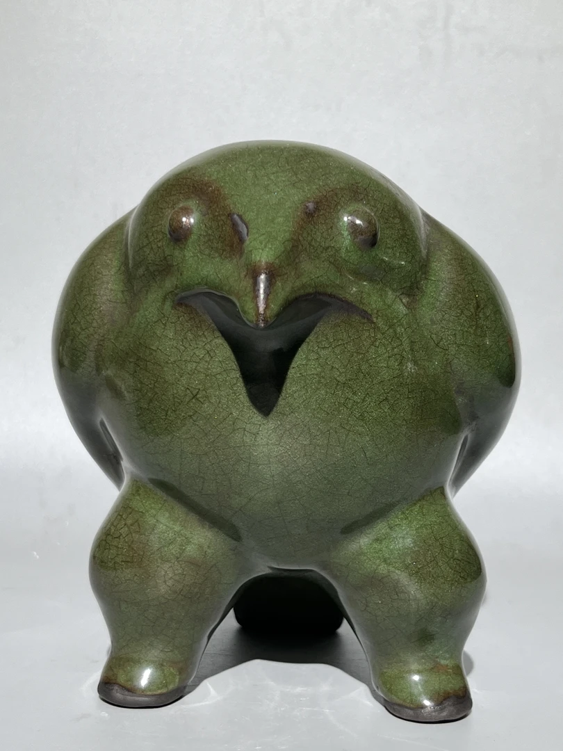 哥窑鸟尊，釉色温润