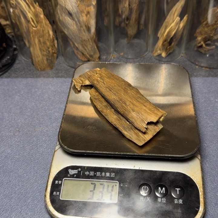 树脂制品和*海南陆河块料33克