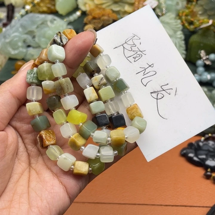 蛇纹石玉吊坠合金