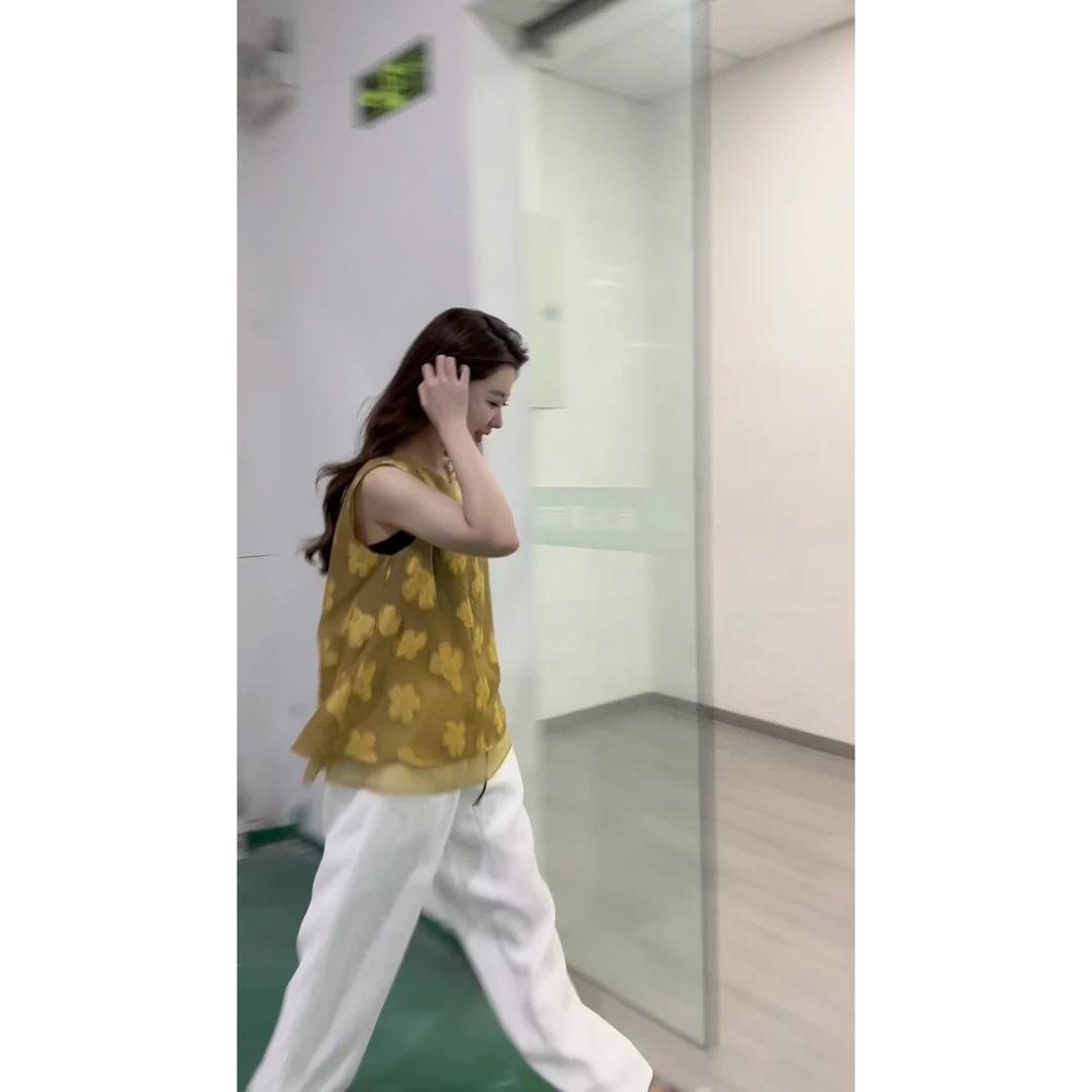 佩佩JA 【刺绣花朵小衫】无袖背心衬衫 H8394 6056147夏季时尚气质