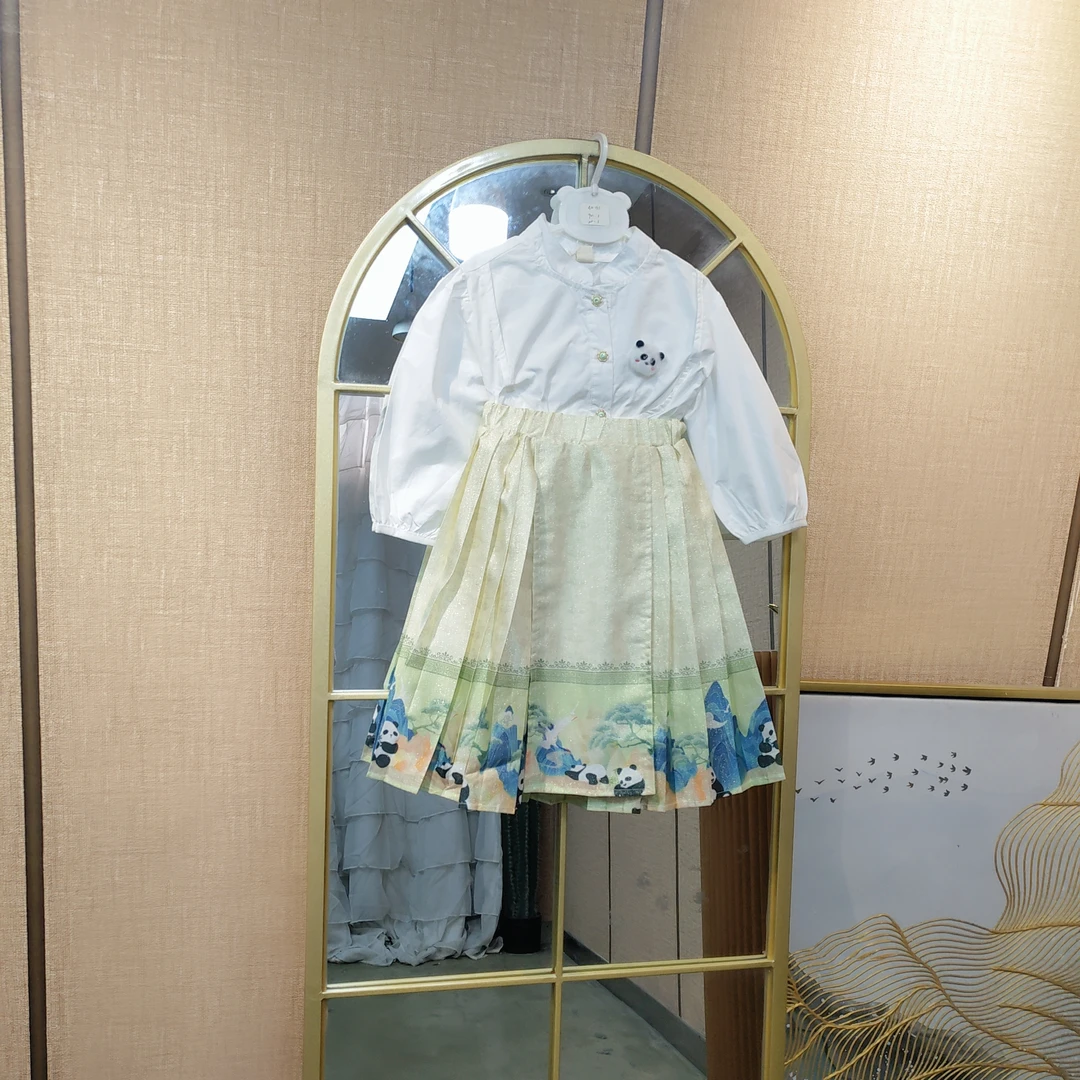 AN131   宝宝白色上衣裙子套装