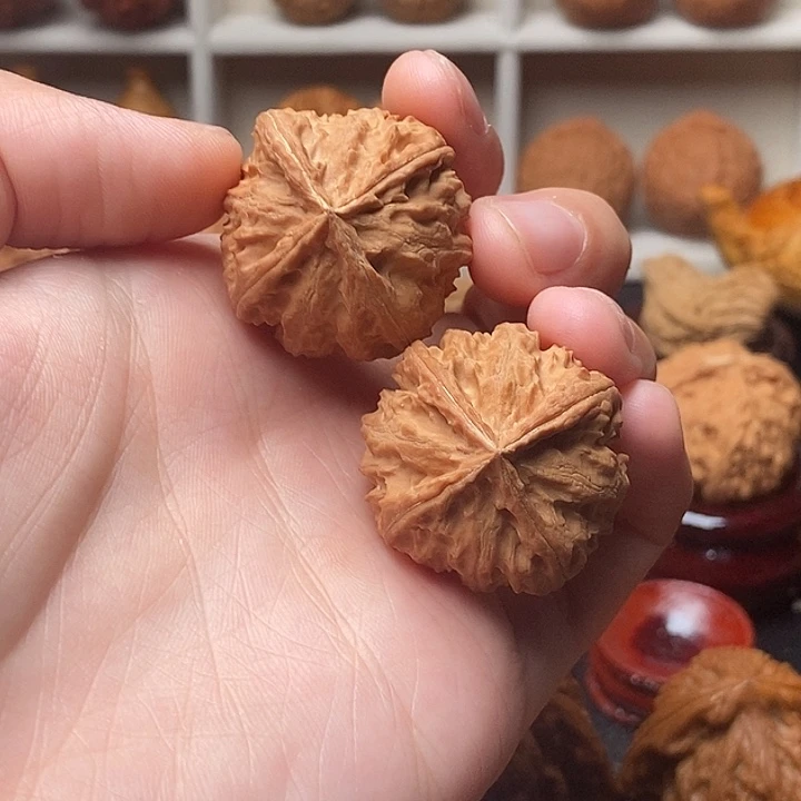 吊坠文玩核桃四棱。