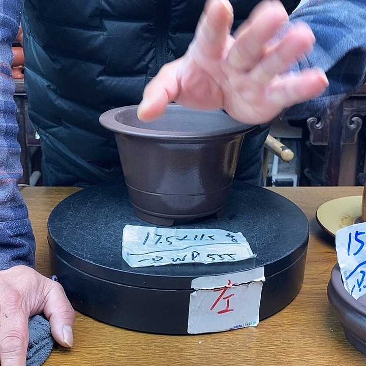 紫砂花盆货号一只WP555