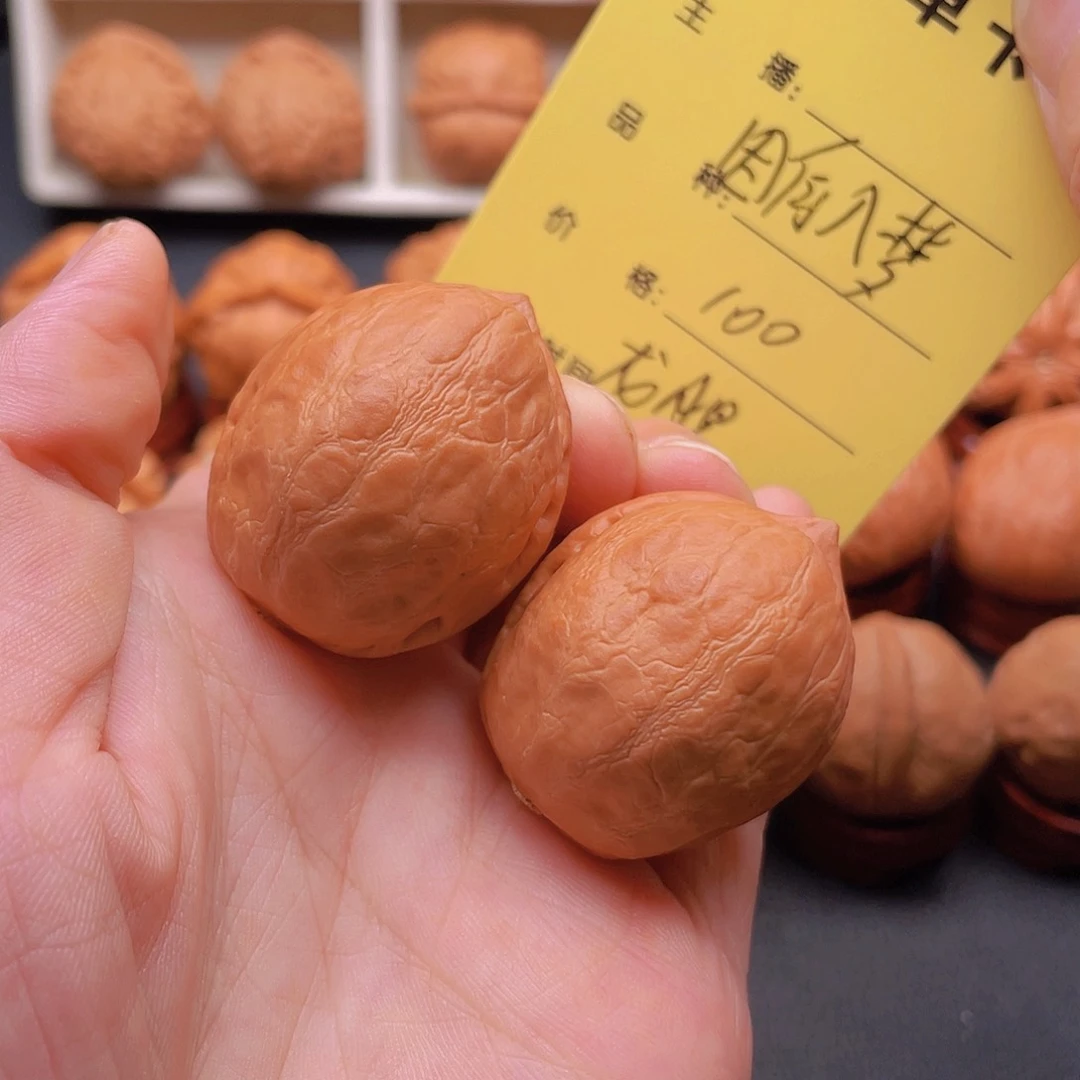 文玩核桃把件因**梦龙胆