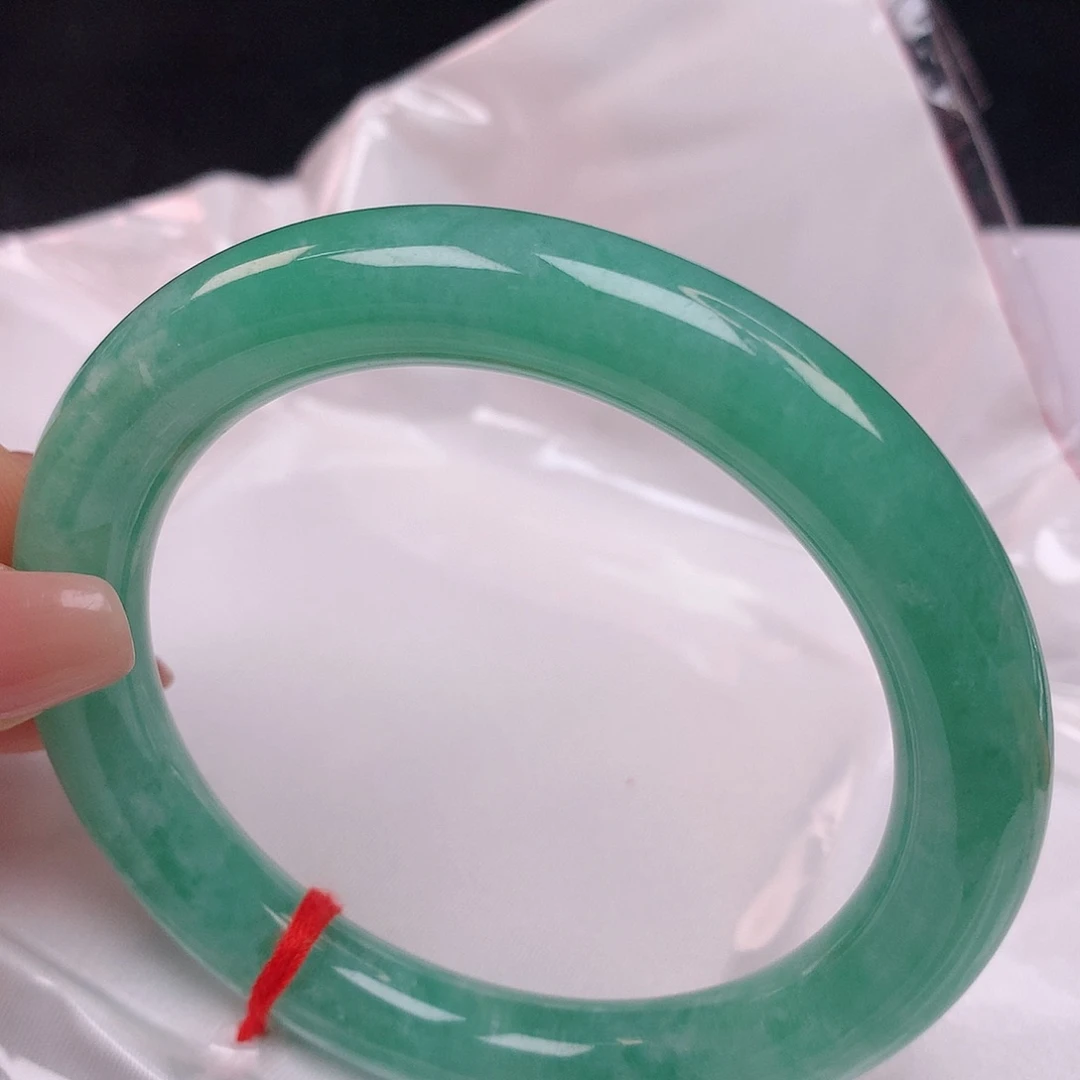 【闪购商品】翡翠手镯未镶嵌58圆条手镯