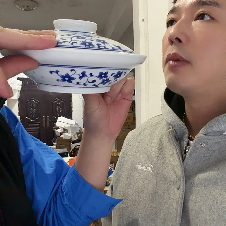 一个瓷器的东西的东西
