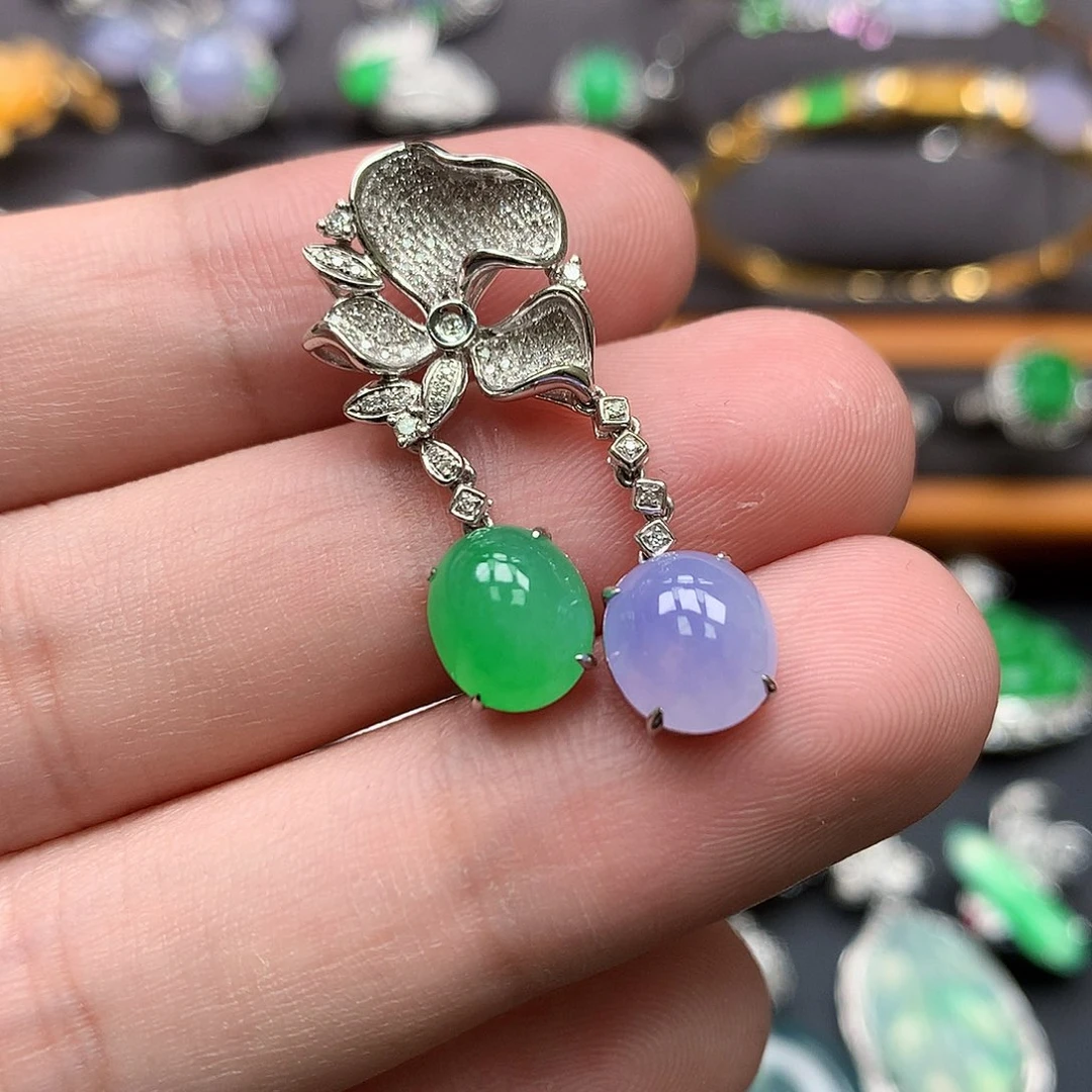 翡翠18K金镶嵌颈饰翡翠