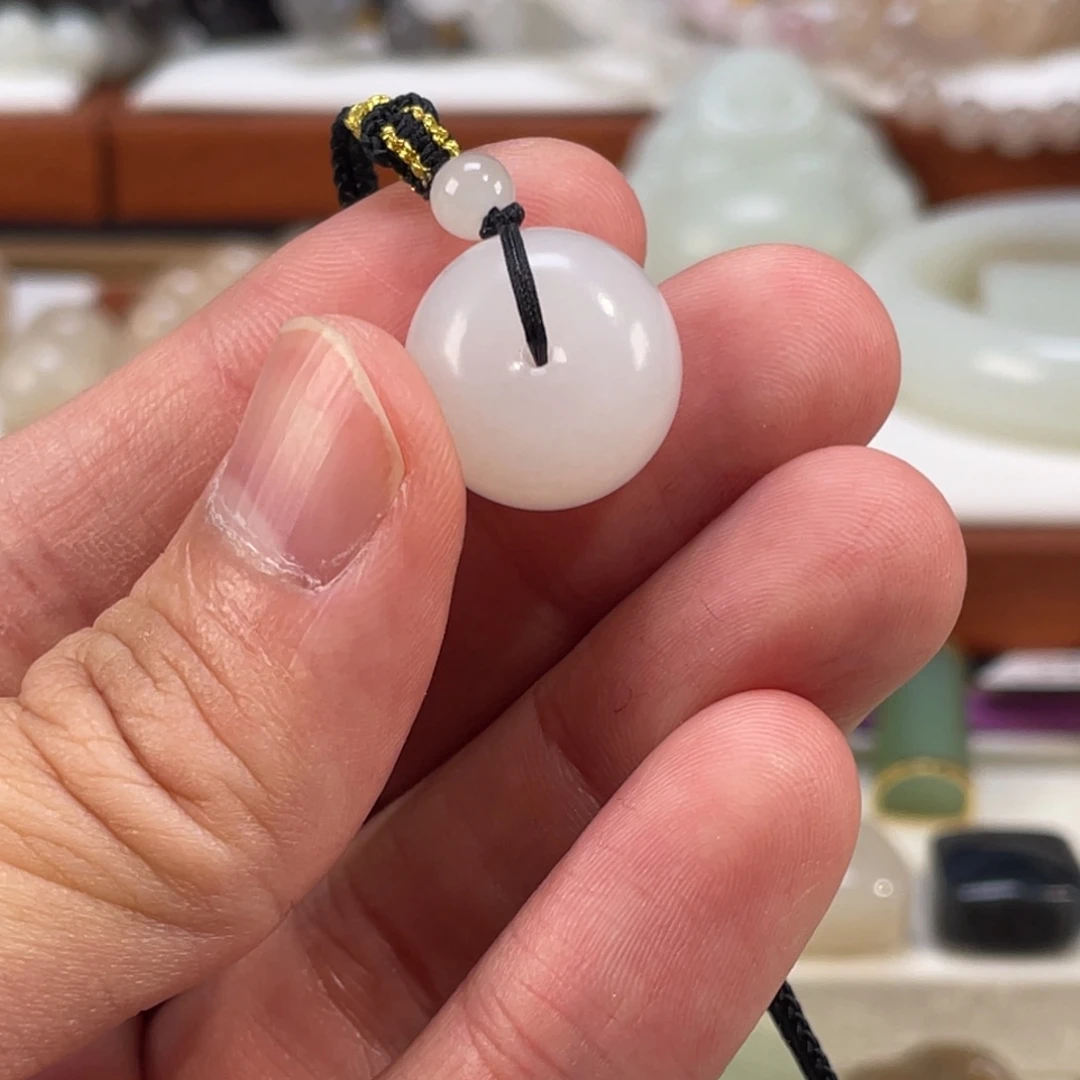 一***哥颈饰未镶嵌和田玉