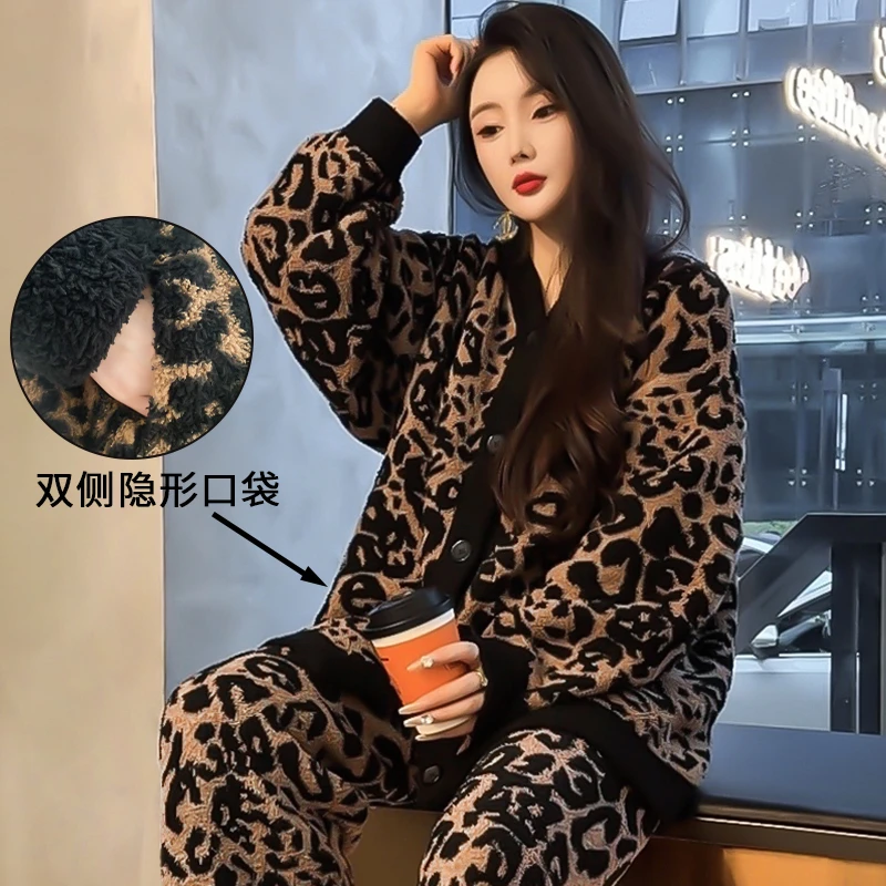 新款睡衣女秋冬珊瑚绒家居服法兰绒加绒加厚保暖套装可外穿