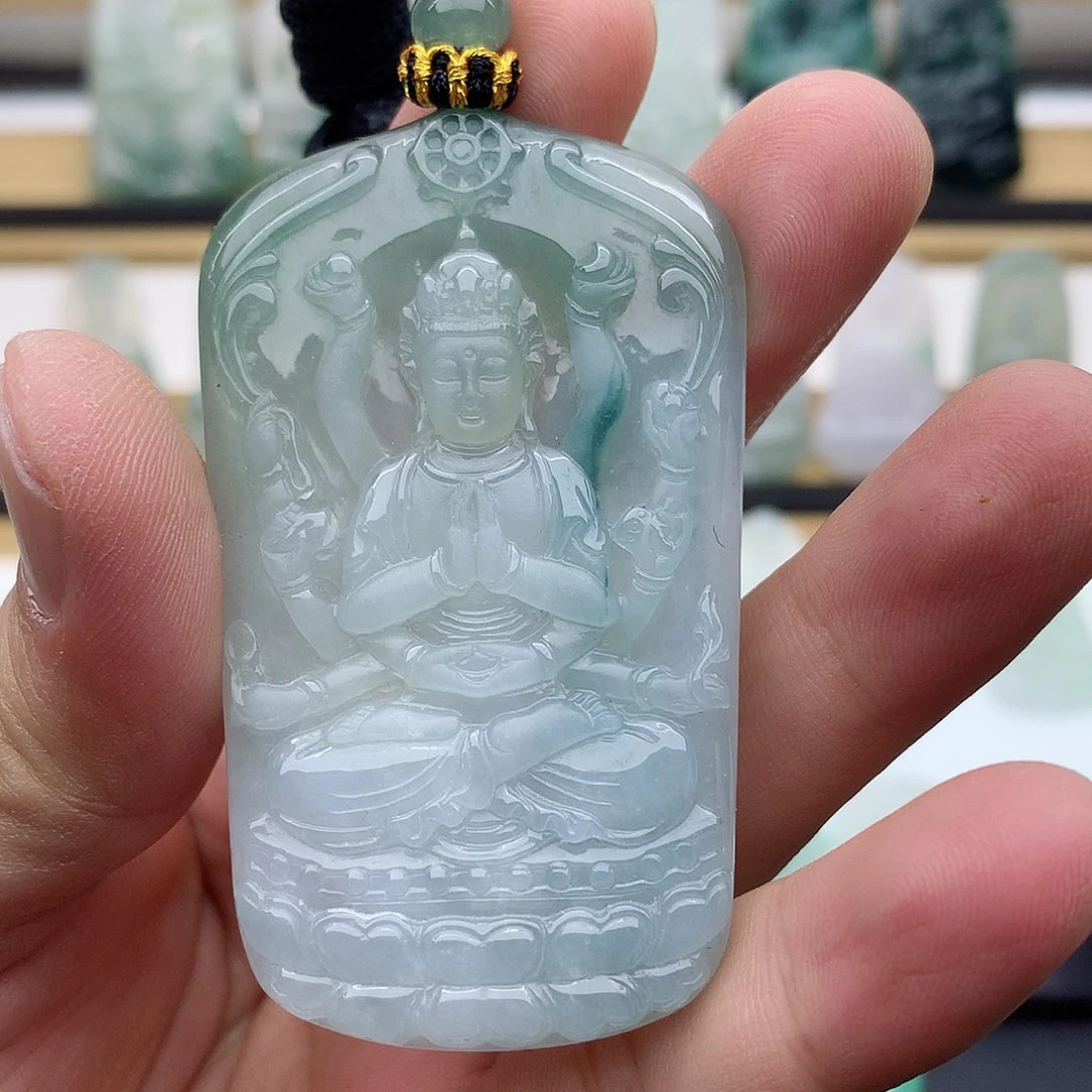 翡翠颈饰未镶嵌千手观音