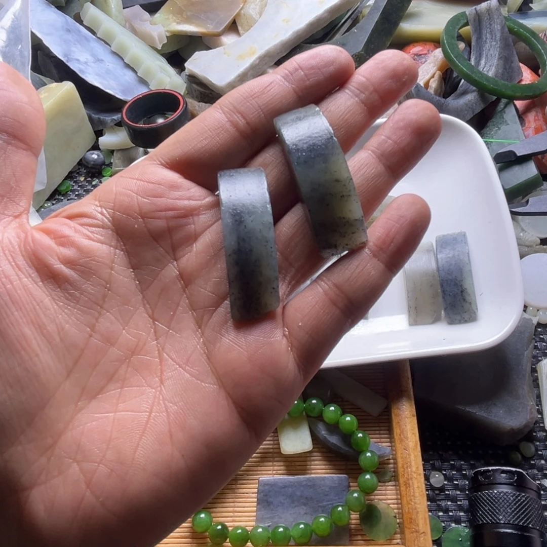 云***清和田玉（糖玉）未镶嵌挂件