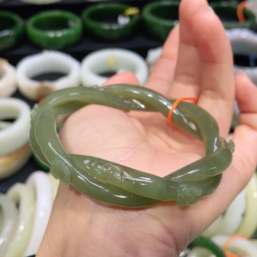 未镶嵌手镯和田玉61