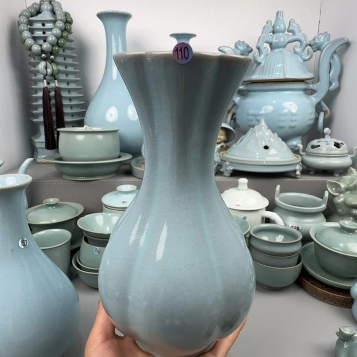 摆件汝瓷海棠瓶圈足烧天青釉微瑕